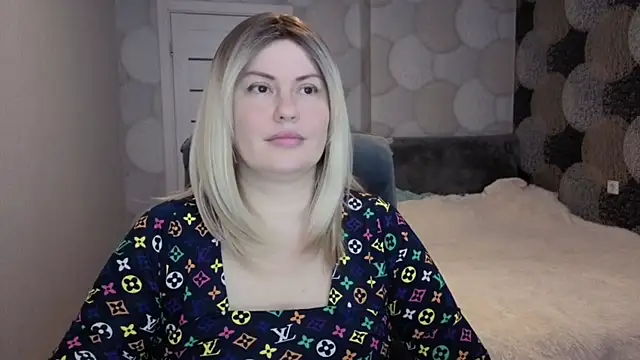 CrystallKiss online show from 11-24-25, 12:10