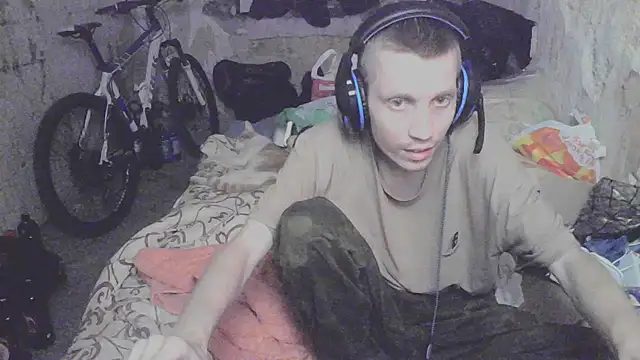 Snapshot of makarov1993 chatting on 09-17-25, 07:04 makarov1993 online show from 09-17-25, 07:04