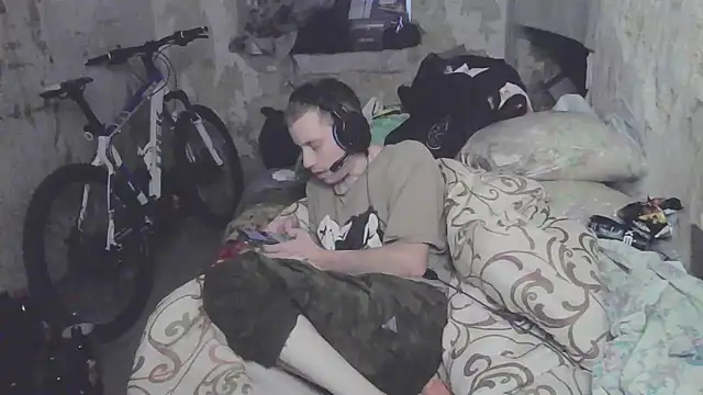 Snapshot of makarov1993 chatting on 09-22-25, 04:25 makarov1993 online show from 09-22-25, 04:25