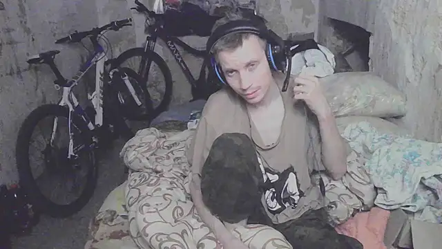 Snapshot of makarov1993 chatting on 09-25-25, 07:56 makarov1993 online show from 09-25-25, 07:56