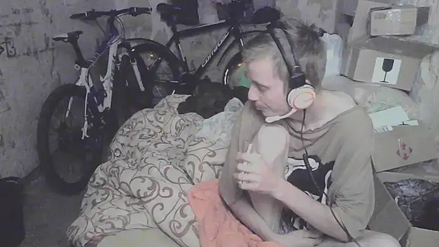 Snapshot of makarov1993 chatting on 09-30-25, 06:24 makarov1993 online show from 09-30-25, 06:24