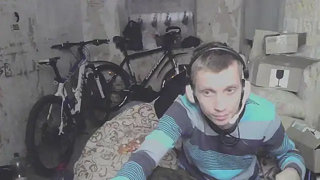 Snapshot of makarov1993 chatting on 10-02-25, 04:52 makarov1993 online show from 10-02-25, 04:52