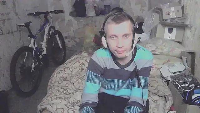 Snapshot of makarov1993 chatting on 10-04-25, 08:56 makarov1993 online show from 10-04-25, 08:56