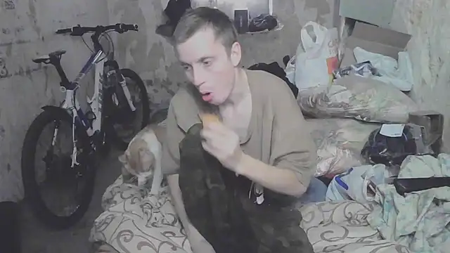 Snapshot of makarov1993 chatting on 10-05-25, 12:36 makarov1993 online show from 10-05-25, 12:36