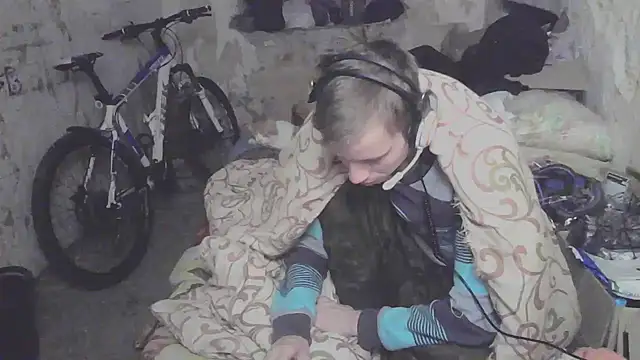 Snapshot of makarov1993 chatting on 10-07-25, 04:20 makarov1993 online show from 10-07-25, 04:20