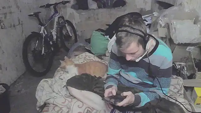 Snapshot of makarov1993 chatting on 10-12-25, 05:56 makarov1993 online show from 10-12-25, 05:56