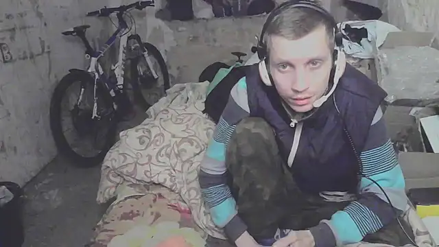 Snapshot of makarov1993 chatting on 10-13-25, 06:24 makarov1993 online show from 10-13-25, 06:24