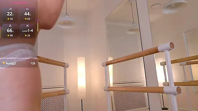 Snapshot of chloe_dreammm chatting on 11-18-25, 02:54 chloe dreammm online show from 11-18-25, 02:54