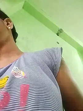 Snapshot of JHILMIL chatting on 10-01-25, 03:23 JHILMIL online show from 10-01-25, 03:23