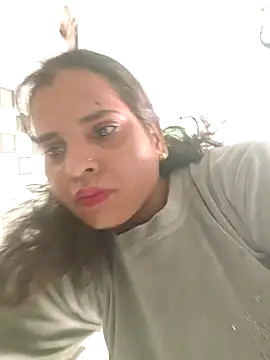 Snapshot of JHILMIL chatting on 11-18-25, 04:17 JHILMIL online show from 11-18-25, 04:17