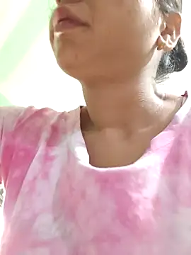 Snapshot of JHILMIL chatting on 11-19-25, 04:34 JHILMIL online show from 11-19-25, 04:34