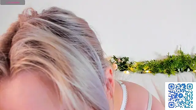 girlllsooft online show from 10-05-25, 05:11