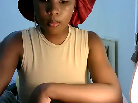 zoe215 online show from 05-20-26, 12:55
