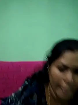 Snapshot of tamilaruvi chatting on 05-12-26, 03:42 tamilaruvi online show from 05-12-26, 03:42