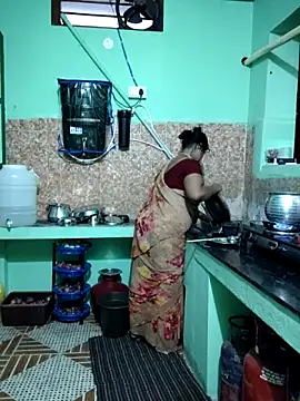Snapshot of tamilaruvi chatting on 05-25-26, 04:18 tamilaruvi online show from 05-25-26, 04:18