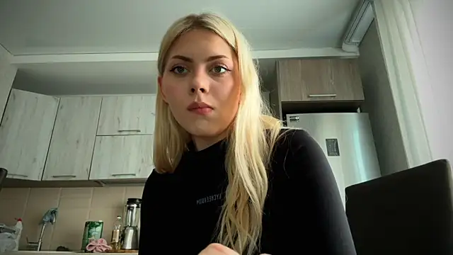 Snapshot of AliceOceanEye chatting on 10-05-25, 12:36 AliceOceanEye online show from 10-05-25, 12:36