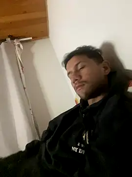 Michaell Spinelly online show from 11-29-25, 01:08