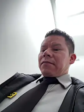 Manu0586 online show from 04-11-26, 01:26