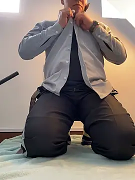 Manu0586 online show from 04-18-26, 07:58