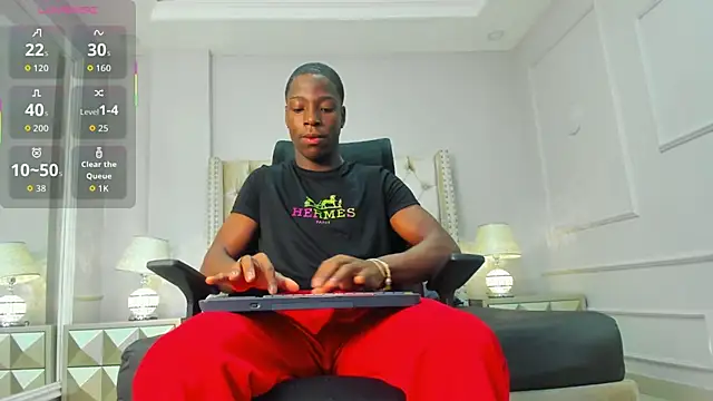 Snapshot of CharlesBrown_ chatting on 09-18-25, 01:46 CharlesBrown online show from 09-18-25, 01:46