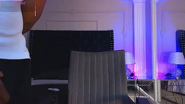 CharlesBrown  online show from 04-09-26, 02:33