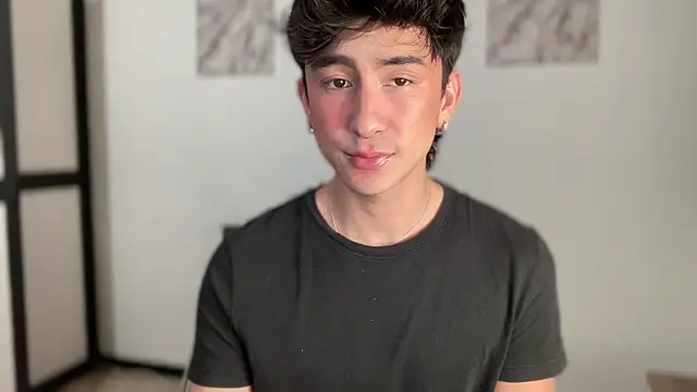 sweettaaron01 online show from 05-02-26, 12:15