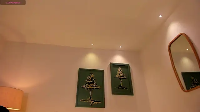 IsabellaMoreau online show from 10-12-25, 05:23