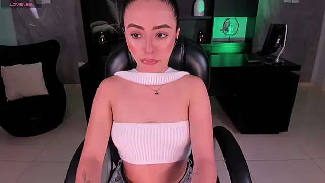 IsabellaMoreau online show from 03-15-26, 05:30