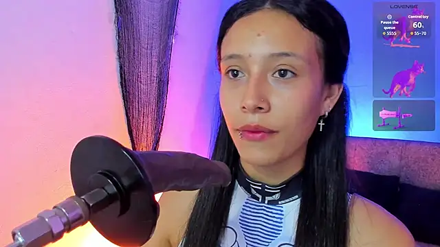 Snapshot of alicemoon__ chatting on 10-30-25, 10:27 alicemoon   online show from 10-30-25, 10:27