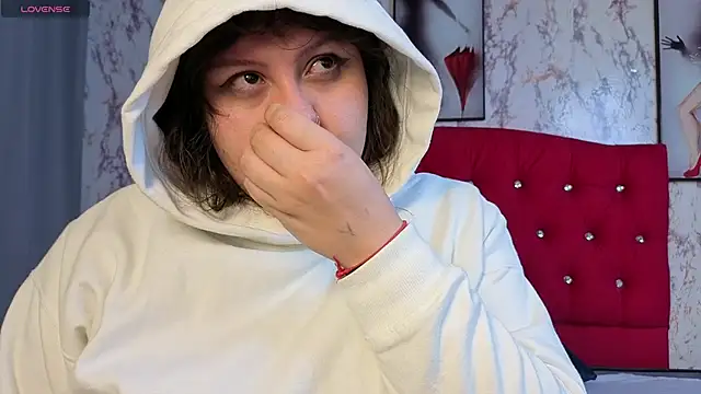 Larissa Antonella online show from 11-11-25, 03:39