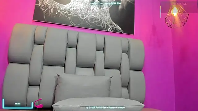 Snapshot of Emma_HotLatina chatting on 09-24-25, 06:11 Emma HotLatina online show from 09-24-25, 06:11