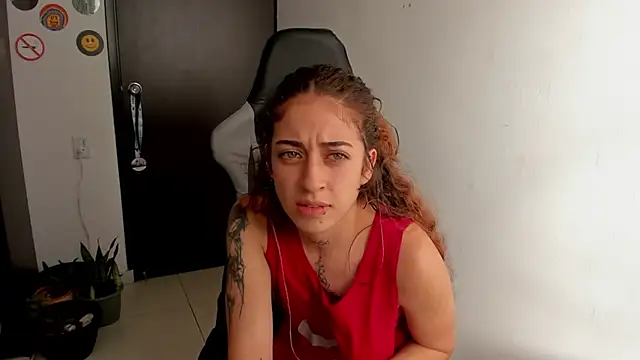 Snapshot of star_shooting8 chatting on 10-28-25, 09:06 star shooting8 online show from 10-28-25, 09:06