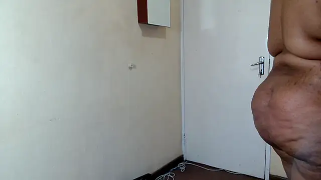 HugeTitisxx online show from 04-03-26, 06:00