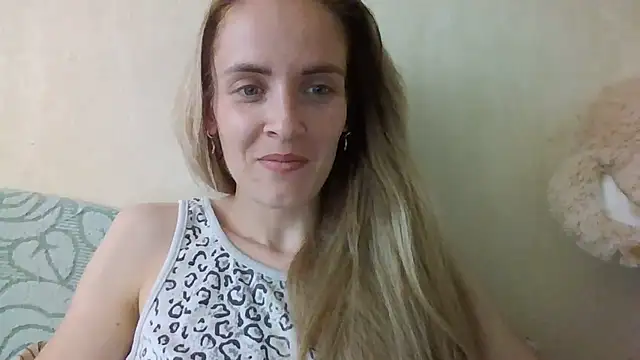 Snapshot of JayeTyler chatting on 06-18-26, 07:41 JayeTyler online show from 06-18-26, 07:41