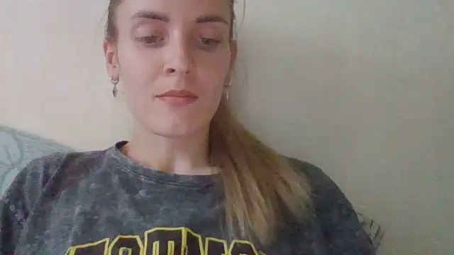 Snapshot of JayeTyler chatting on 06-19-26, 06:29 JayeTyler online show from 06-19-26, 06:29