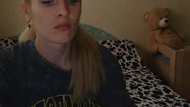 Snapshot of JayeTyler chatting on 07-13-26, 06:38 JayeTyler online show from 07-13-26, 06:38