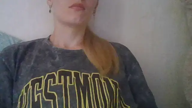 Snapshot of JayeTyler chatting on 08-07-26, 06:04 JayeTyler online show from 08-07-26, 06:04