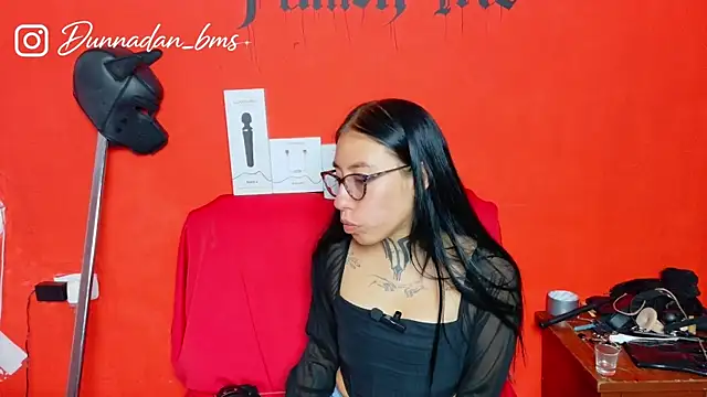 Snapshot of Dunnadan_Bms chatting on 02-14-26, 10:39 Dunnadan Bms online show from 02-14-26, 10:39