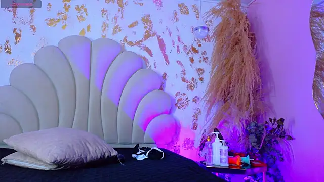 Snapshot of kiaratentation chatting on 09-30-25, 08:14 kiaratentation online show from 09-30-25, 08:14