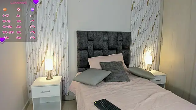 Snapshot of MissVioleet_ chatting on 02-05-26, 05:39 MissVioleet online show from 02-05-26, 05:39