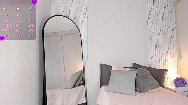 Snapshot of MissVioleet_ chatting on 04-16-26, 05:58 MissVioleet online show from 04-16-26, 05:58