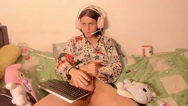 Snapshot of Petite-Goth chatting on 02-01-26, 10:36 Petite-Goth online show from 02-01-26, 10:36