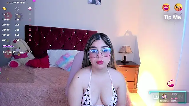 Snapshot of Madisson_Star1 chatting on 02-18-26, 04:30 Madisson Star1 online show from 02-18-26, 04:30