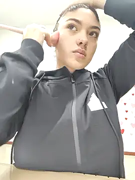 Victoria Beaumont online show from 03-24-26, 11:15