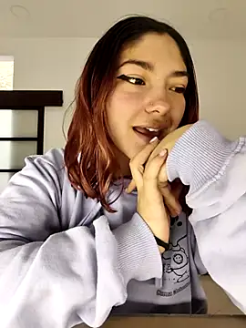 Snapshot of Victoria_Beaumont chatting on 04-25-26, 01:14 Victoria Beaumont online show from 04-25-26, 01:14