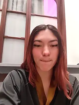 Snapshot of Victoria_Beaumont chatting on 05-05-26, 12:13 Victoria Beaumont online show from 05-05-26, 12:13