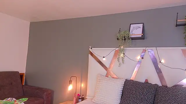 JenaCooper  online show from 01-09-26, 07:37