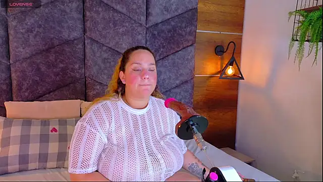 Snapshot of JenaCooper_ chatting on 06-04-26, 03:12 JenaCooper online show from 06-04-26, 03:12