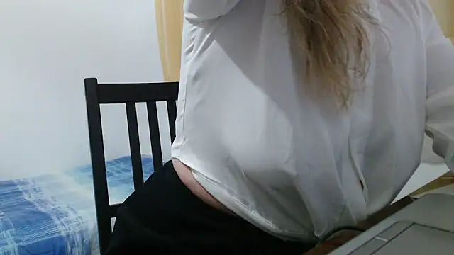 SerenaMilf online show from 03-25-26, 08:37