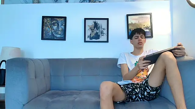 TWINKS FRIENDS online show from 04-04-26, 01:19